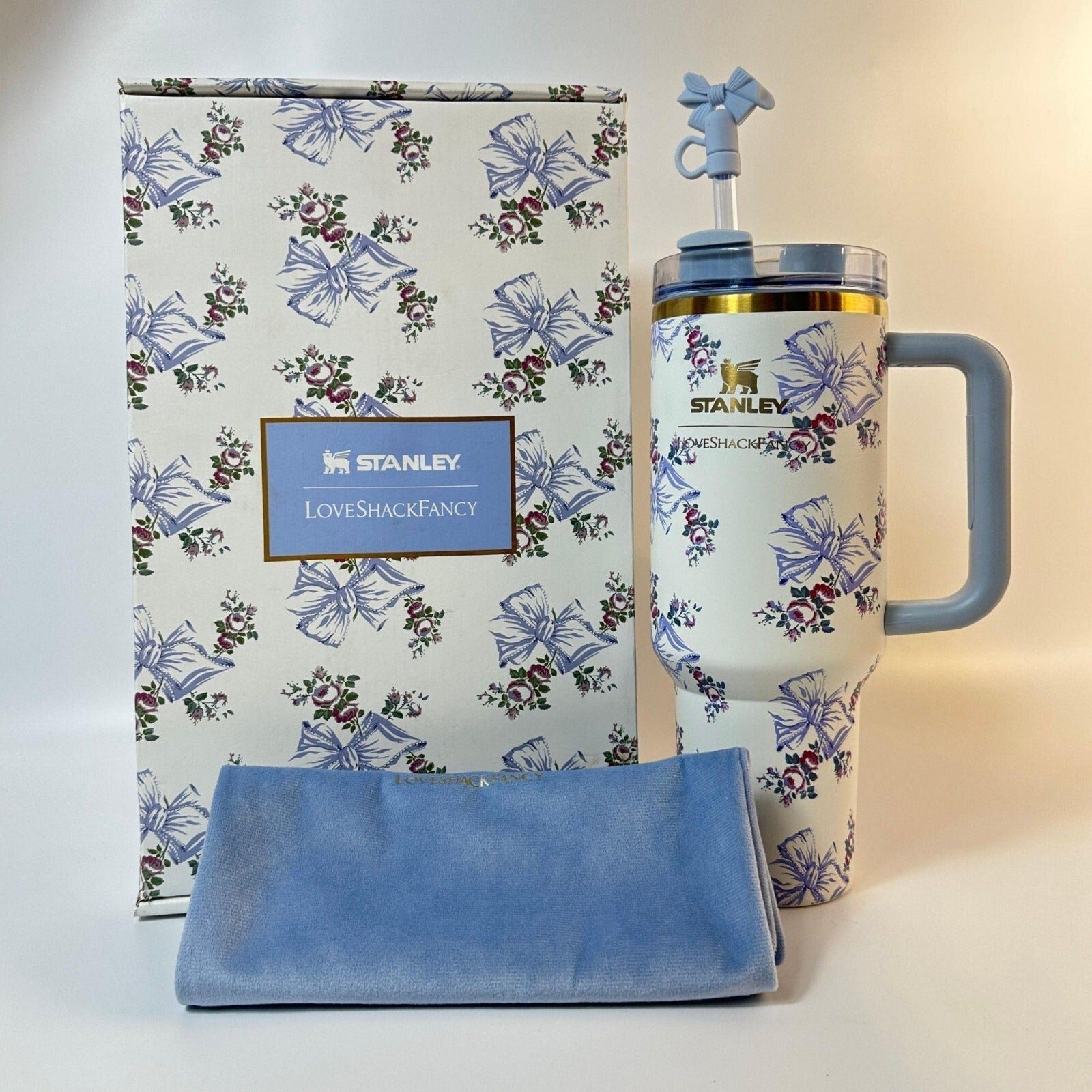 Stanley x LoveShackFancy Holiday Quencher 40oz Rosa Beaux Blue - Hamxi
